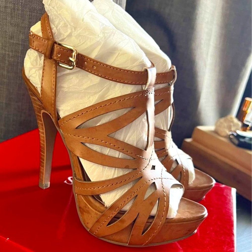 GUESS Kandice 5" heel